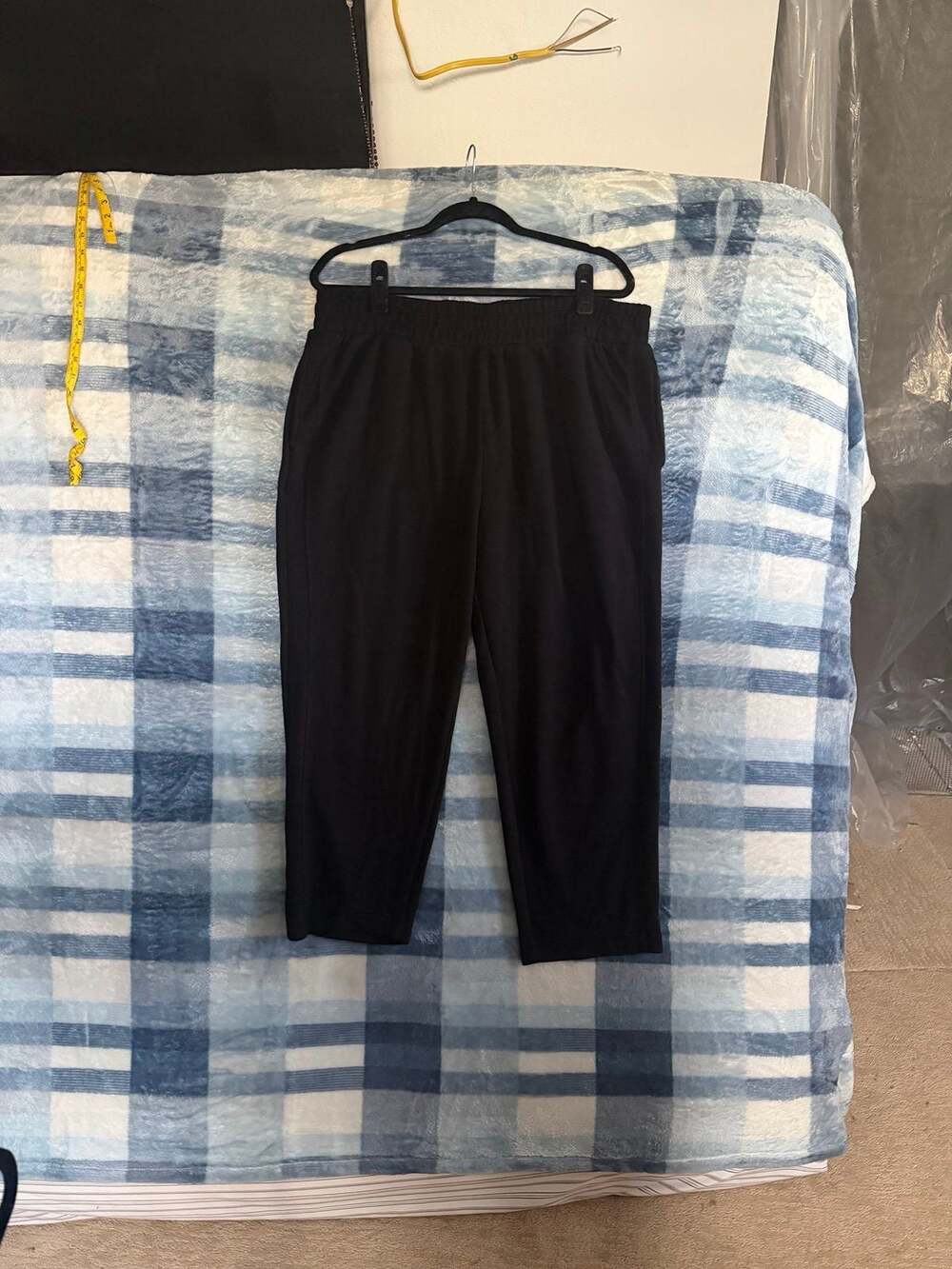 Danskin Black Cropped Elastic-Waist Straight Pants xxl